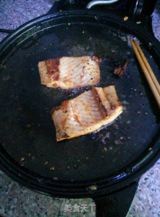 电饼当烤鱼的做法步骤：2