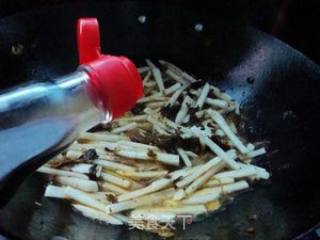 腌菜炒萝卜的做法步骤：6