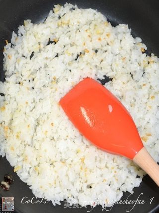 双丁蕃茄干炒饭－－迷你蕃茄干（一）的做法步骤：7
