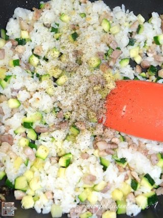 双丁蕃茄干炒饭－－迷你蕃茄干（一）的做法步骤：10