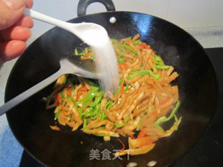茄子的最家常做法--酸辣茄丝的做法步骤：10