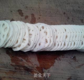 糖醋莲菜的做法步骤：1