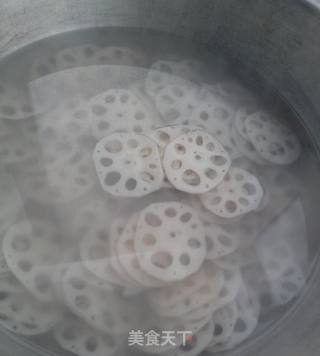 糖醋莲菜的做法步骤：2