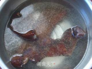腊猪脸炒杏鲍菇的做法步骤：1