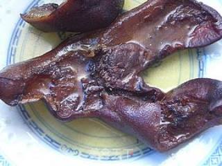 腊猪脸炒杏鲍菇的做法步骤：2