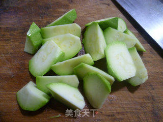 圣女果炒西葫芦的做法步骤：3