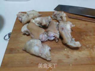 【海带炖猪蹄】——简单而不失美味的做法步骤：2