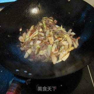 蒿笋炒肉的做法步骤：6