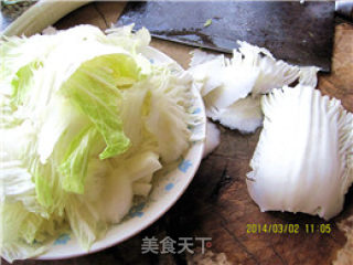 肉片炒白菜的做法步骤：1
