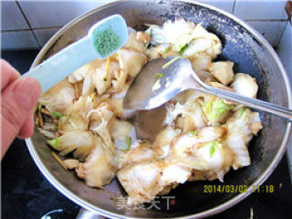 肉片炒白菜的做法步骤：9