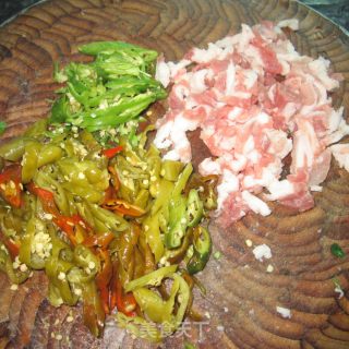 酸辣肉的做法步骤：2