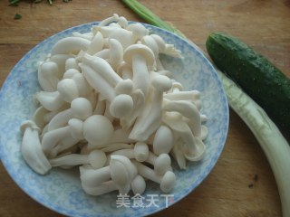 素炒白玉菇的做法步骤：1