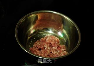 红烧狮子头的做法步骤：1