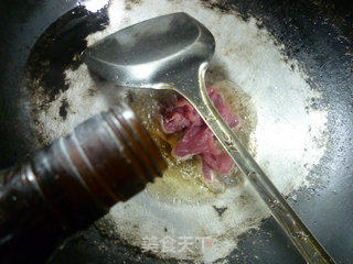 里脊肉炒夜开花的做法步骤：4