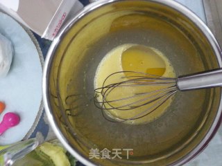 草莓奶油蛋糕（电饭煲做的）的做法步骤：7
