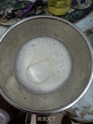 草莓奶油蛋糕（电饭煲做的）的做法步骤：13