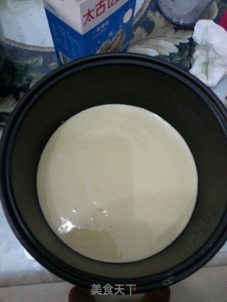 草莓奶油蛋糕（电饭煲做的）的做法步骤：17