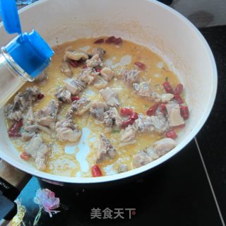 芹菜鸡丁的做法步骤：4