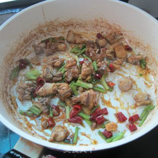 芹菜鸡丁的做法步骤：7