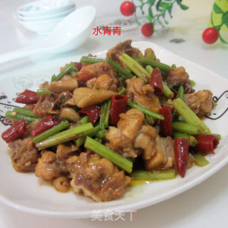 芹菜鸡丁的做法步骤：8