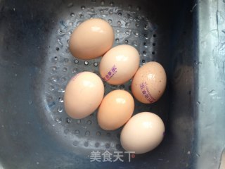 水煮鸡蛋的做法步骤：1