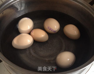 水煮鸡蛋的做法步骤：3