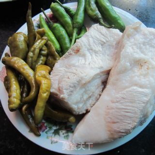 鱼香酸辣肉的做法步骤：1