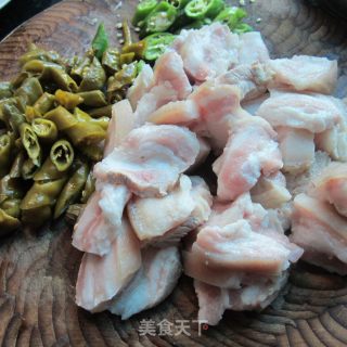 鱼香酸辣肉的做法步骤：2
