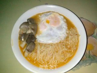 西红柿鸡蛋面的做法步骤：6