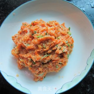 猪肉胡萝卜珍珠丸子的做法步骤：2