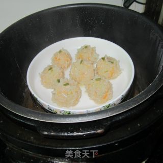 猪肉胡萝卜珍珠丸子的做法步骤：7