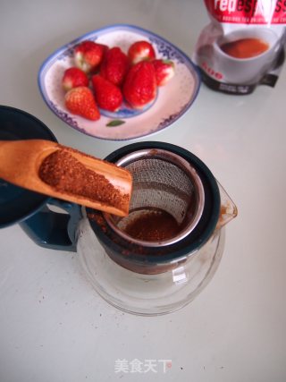 茶冻水果杯——草莓时光1的做法步骤：2