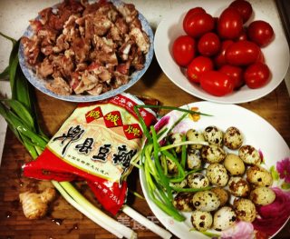 小番茄虎皮蛋烧牛腩的做法步骤：1