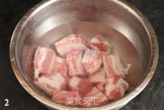 补钙养颜正当时--鲜藕红枣排骨汤的做法步骤：2