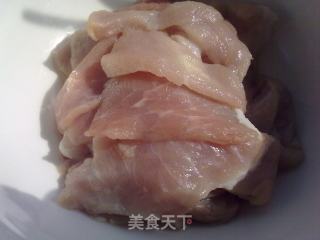 木耳炒肉片的做法步骤：2
