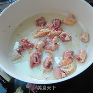 香辣粟子鸡的做法步骤：2