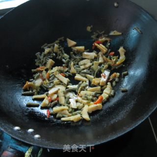 咸豆角不面筋的做法步骤：3