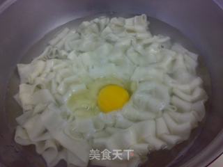 酸辣番茄蛋面的做法步骤：2