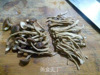 茶树菇炒西葫芦的做法步骤：5