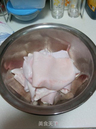 【肉皮冻儿】——自己做，吃着放心的做法步骤：1