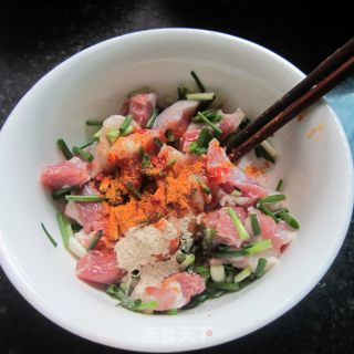 葱香猪肉糯米粽粑的做法步骤：4