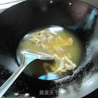 高汤丸子蘑菇汤的做法步骤：3
