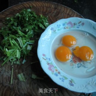 鱼香芹菜蛋的做法步骤：1