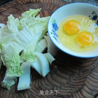 白菜炒蛋的做法步骤：2