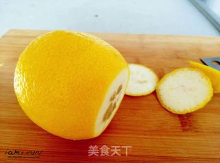蜂蜜柠檬水！的做法步骤：2
