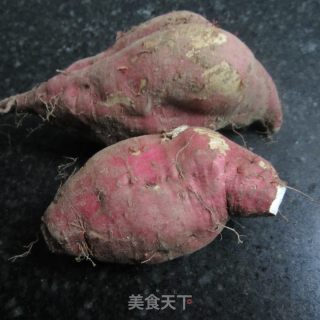 糖炒地瓜丁的做法步骤：1