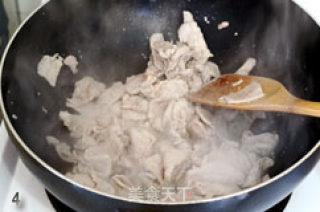 椒盐青椒炒肉片的做法步骤：4