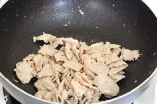 椒盐青椒炒肉片的做法步骤：5