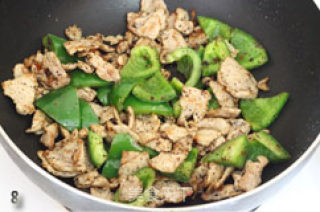椒盐青椒炒肉片的做法步骤：8