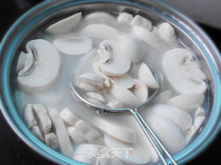 红烧口蘑--简易版的做法步骤：3